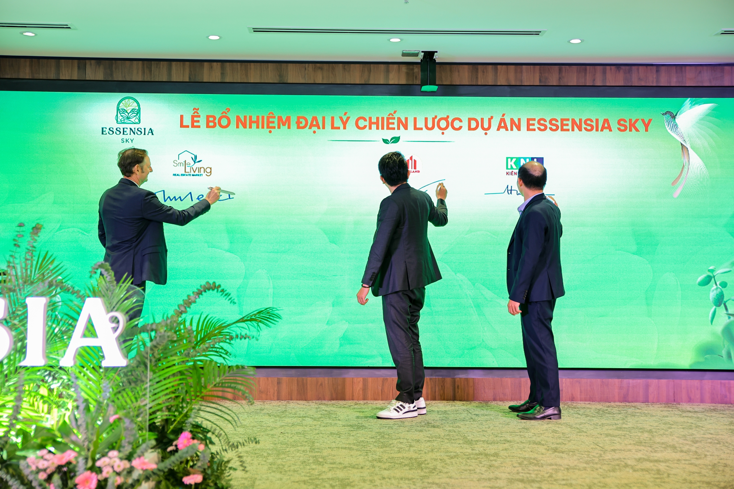 KIÊN NAM LAND TRỞ THÀNH ĐẠI LÝ PHÂN PHỐI CHIẾN LƯỢC DỰ ÁN ESSENSIA SKY NAM SÀI GÒN